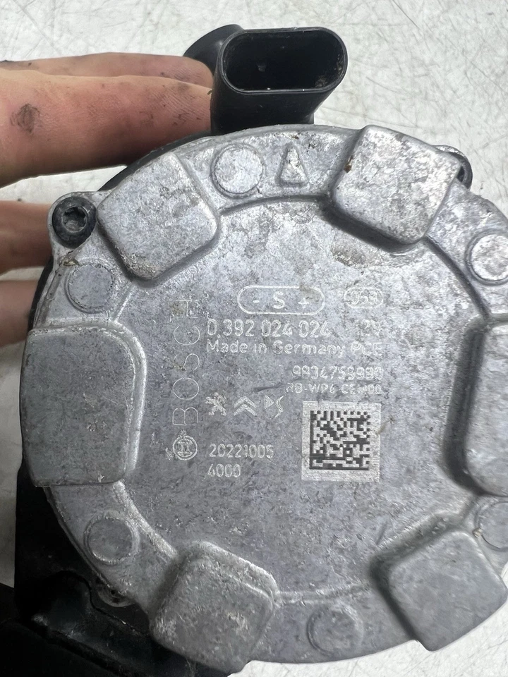 BOSCH 0-392-024-024 INTERCOOLER PUMP WATER PUMP - Image 2 of 4