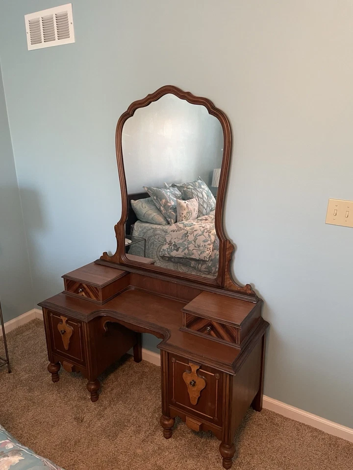Family Heirloom Antique Vanity Dresser Circa 1900s - Image 3 of 4