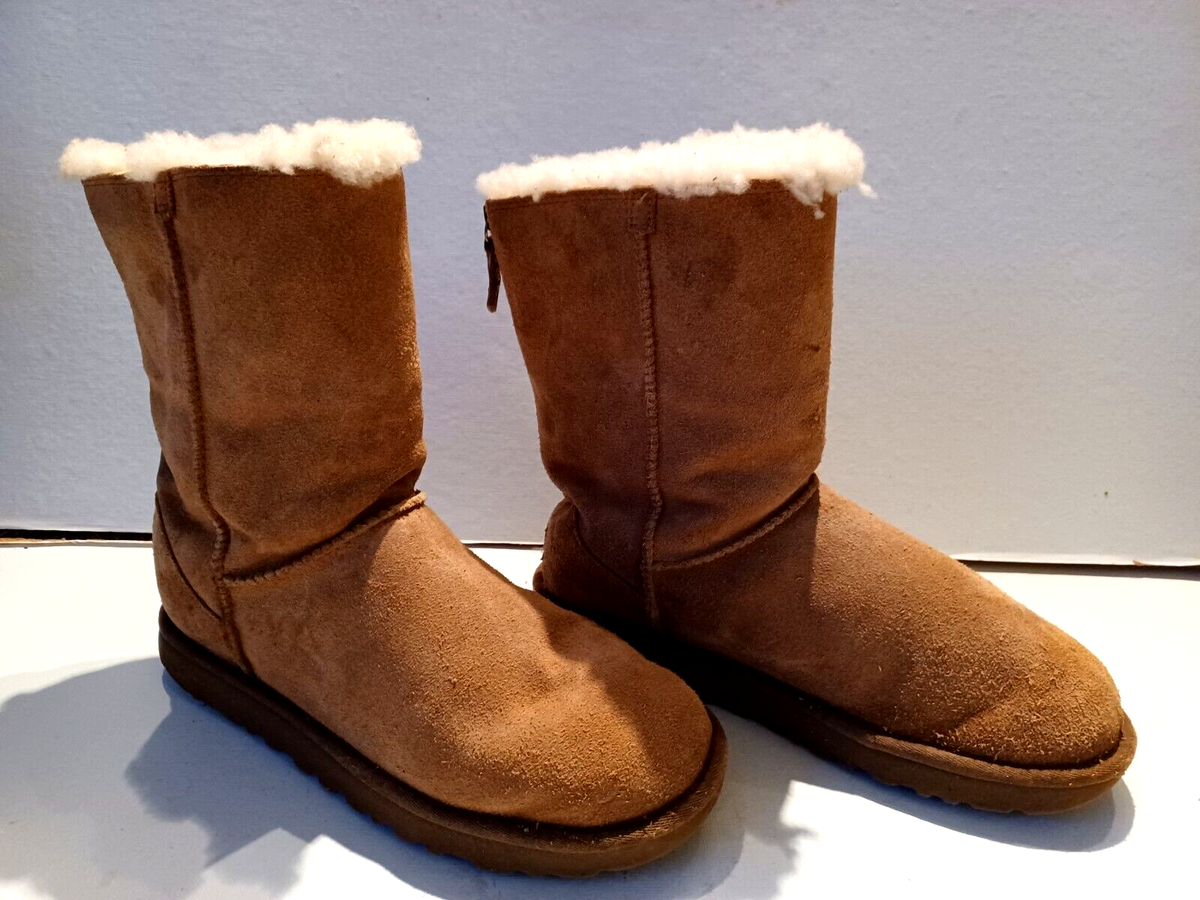 UGG Australia Classic Short Boot Womens Size 8 Chestnut Sheepskin