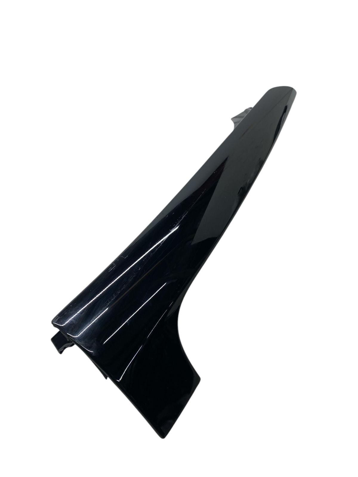 2017-2023 ASTON MARTIN DB11 VOLANTE FRONT LEFT WINDSHIELD A PILLAR MOLDING COVER