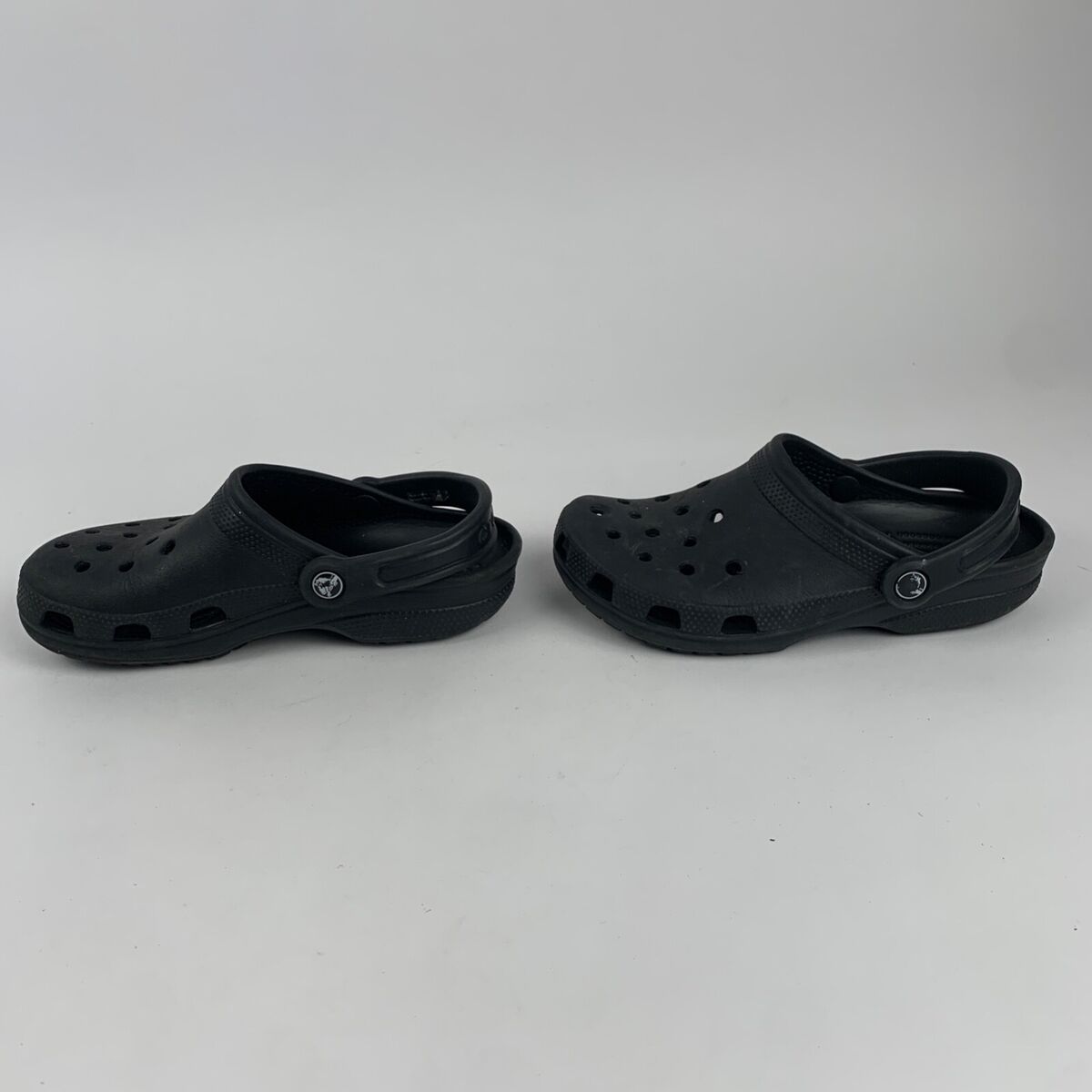 Crocs Unisex Classic Original Black Adult Clogs Size M4/W6 Crocs Unisex Classic Original Black Adult Clogs Size M4/W6