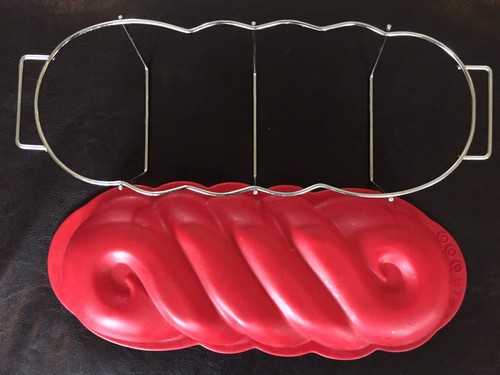 Red Silicone Baking Pan Bread Loaf With Wire Rack or Holder - Picture 3 of 3