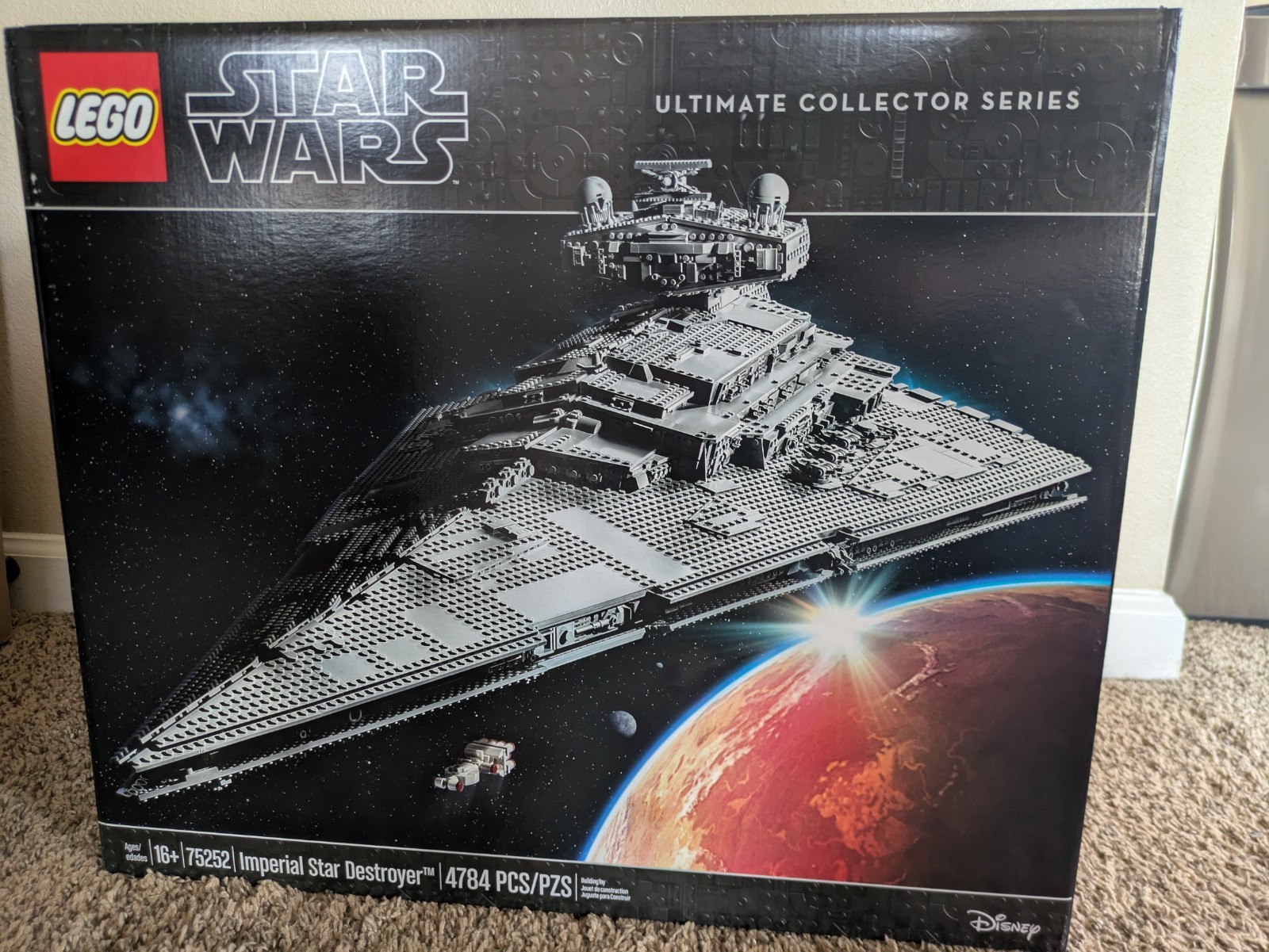 LEGO Star Wars UCS Imperial Star Destroyer 75252 Ultimate Collector Series Model - New