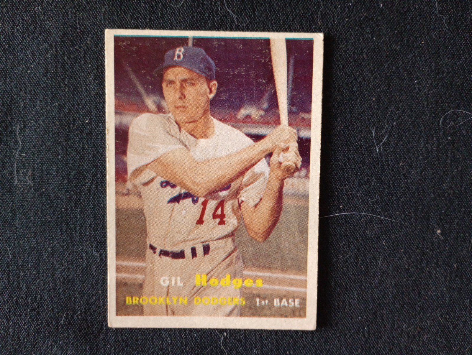 1957 Gil Hodges topps baseball card #80
