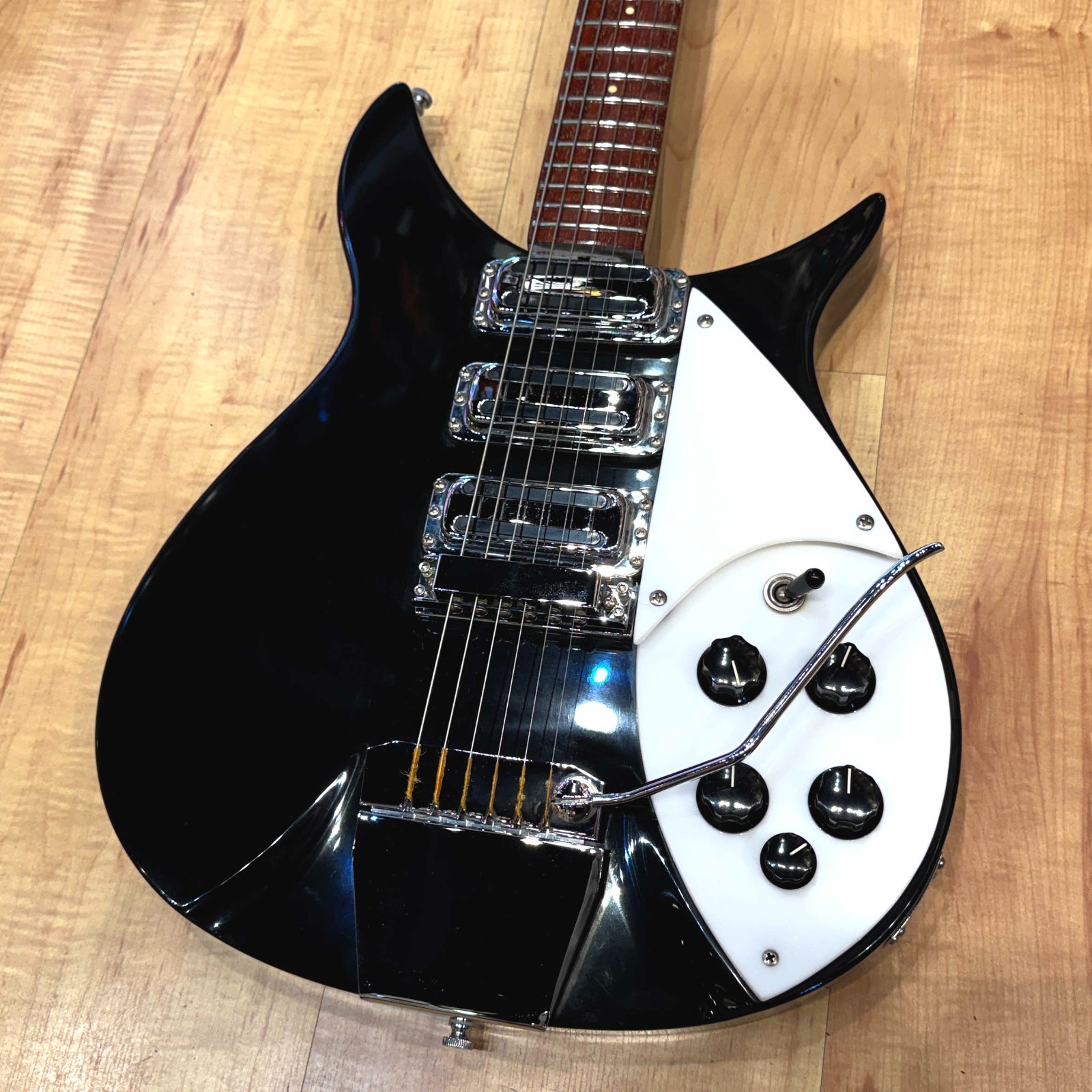 Rickenbacker 325V64 Short-Scale Electric Guitar JetGlo - Vintage 1984