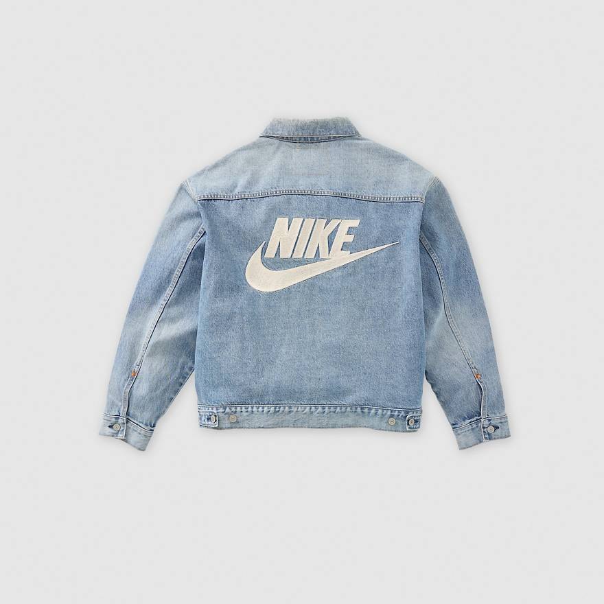 Size L NIKE x Levi’s Denim jacket Levi's x Nike Trucker Jacket Light Blue Denim Size SMALL Brand New