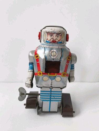 Vintage Noguchi mechanical Space Man Astronaut robot.Tin toy, Japan 1960's.WORKS