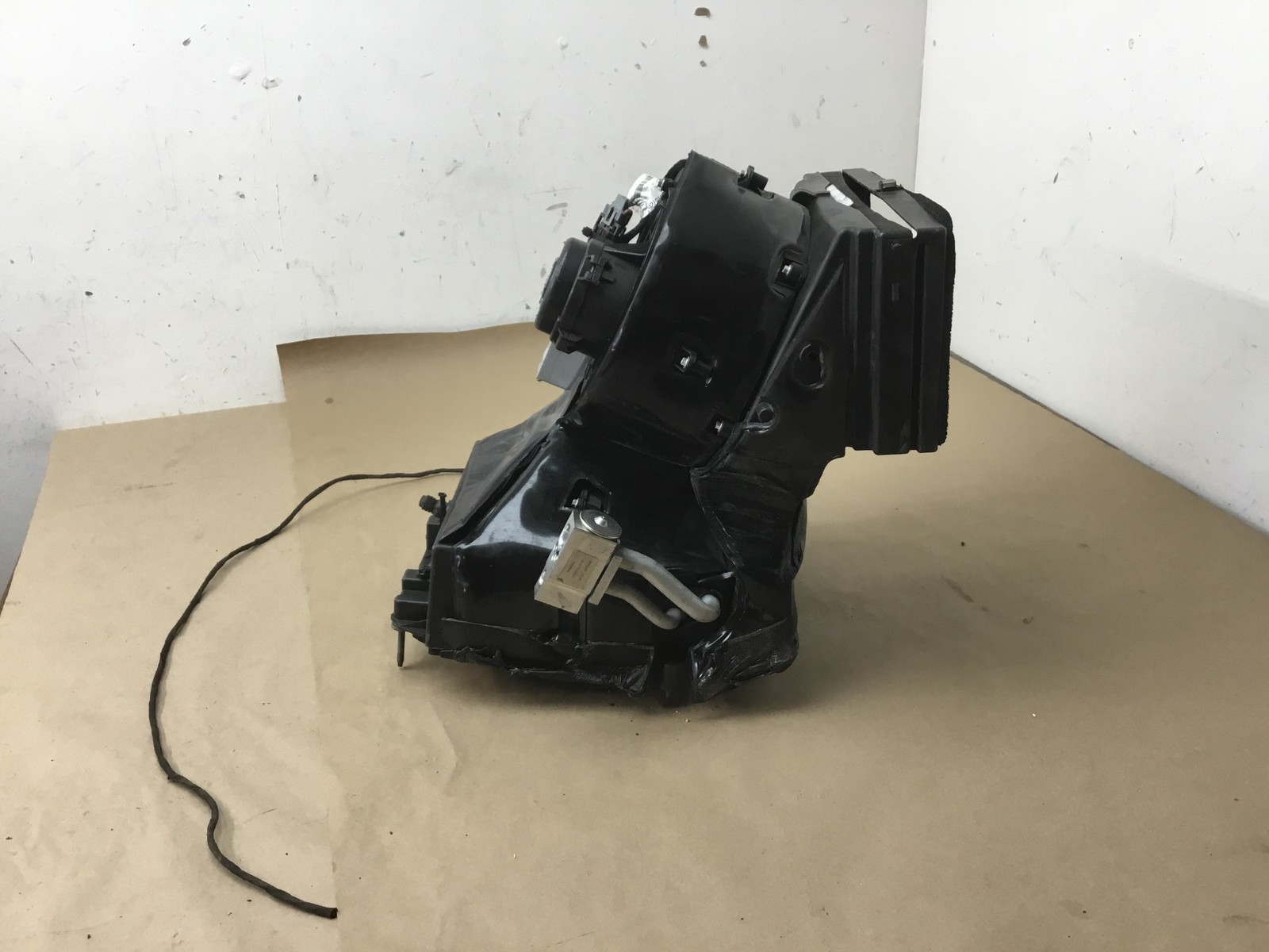 McLaren 650S 2016 HVAC Heater Blower Motor Fan Evaporator Housing Box 15 - 17 :Y