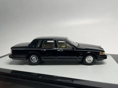 GLM 1/43 Scale High Quality Resin Lincoln Town Car 1997 Gift