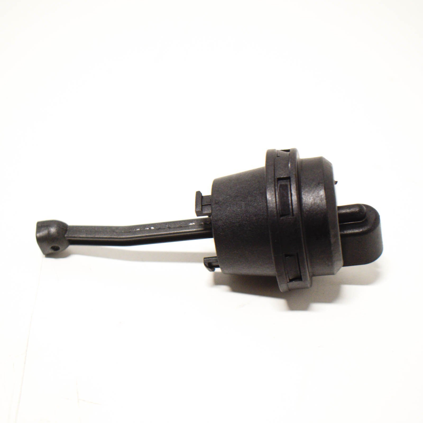 NEW BMW 1 E81 EMISSION REDUCTION COOLING VACUUM BOX 11717803615 