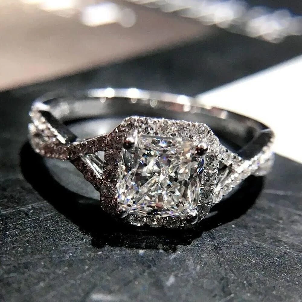 2 carat on sale moissanite stone