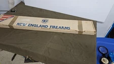 New England Firearms NEF SB1 410 shotgun   factory box,
