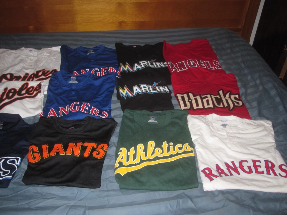 全新无标签 10 件装 Majestic 棒球 T 恤青少年尺寸 S、M、L 清仓 — 第 3/4 张图片