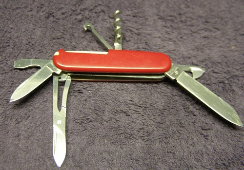 Victorinox Huntsman Model Swiss Army Knife Red - Picture 4 of 6
