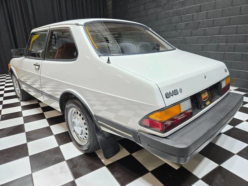Saab 900 S 1986 hatchback de 2 puertas Foto 3 de 4