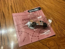 Leen Customs Porsche 962C - Pink Pig - Loe Show 2025 Pin 12/100