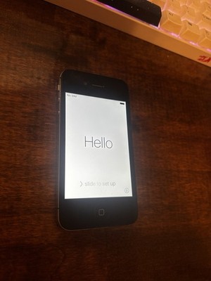 Apple iPhone 4S 8GB Black A1387 - Activation L0cked