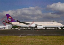 Ansichtskarte_ SAUDI ARABISCHER KÖNIGSFLUG AIRBUS A340-213 HZ-HMS2 [OKC 1765]