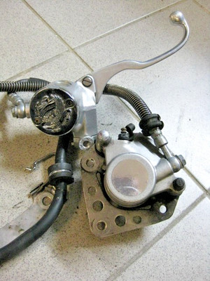 Kawasaki EN 500 C Vorderrad Bremse