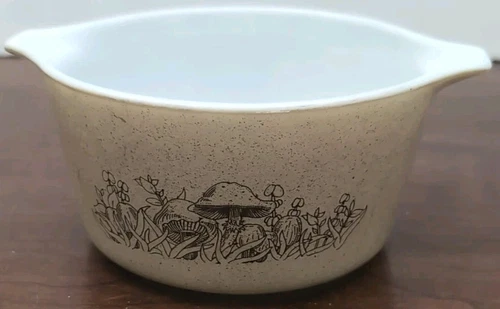 Pyrex 475-B Forest Fancies Mushroom Casserole Baking Dish 2.5/ No Lid