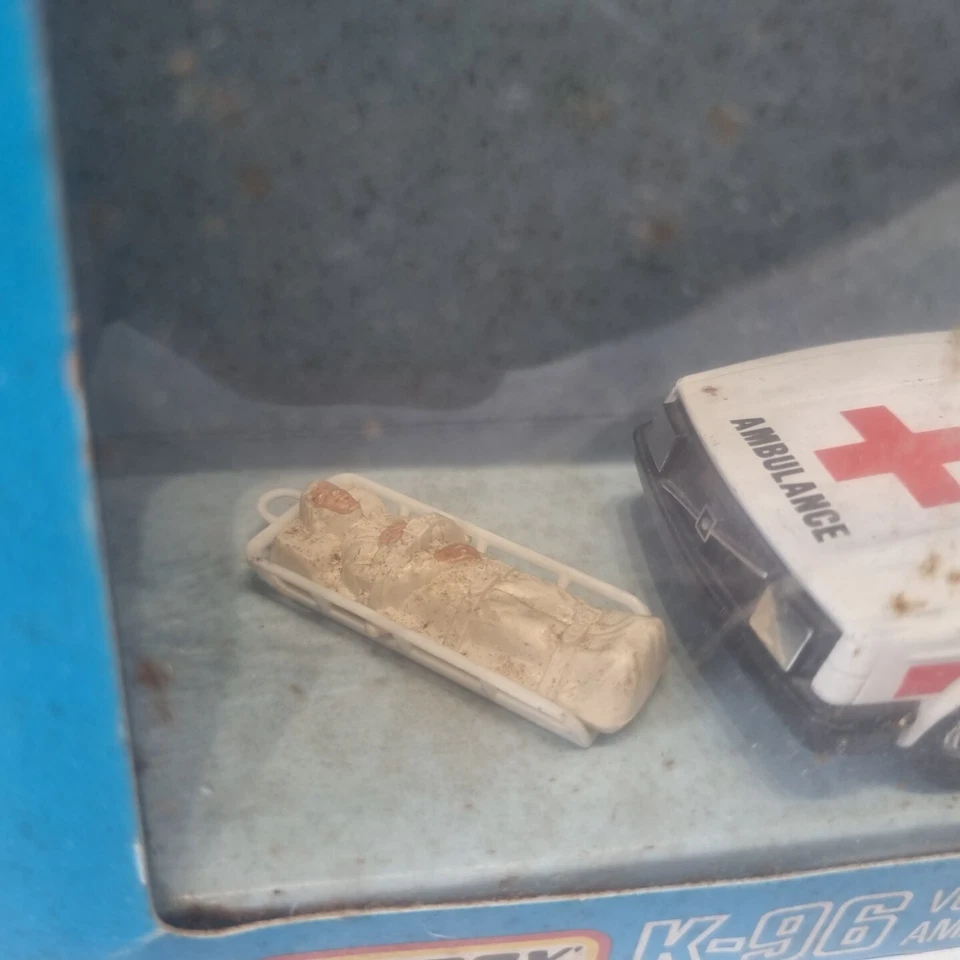 Ambulancia Volvo Matchbox Superkings K-96 de colección de los años 80 en caja Foto 3 de 4