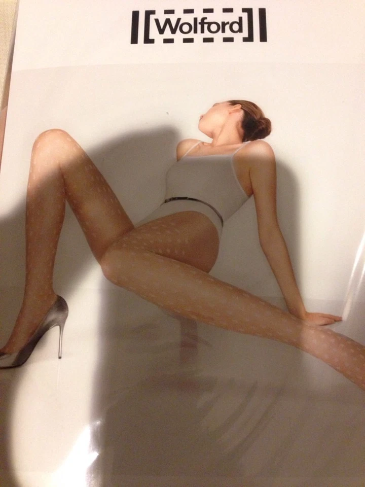 Medias Wolford Tulip Pantimedias Color: Negro/Negro Talla: Mediana 18928  Foto 3 de 4