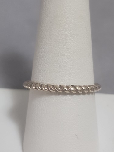 James avery 14k yellow gold Twisted Wire Ring size 8.5 2.6 Grams