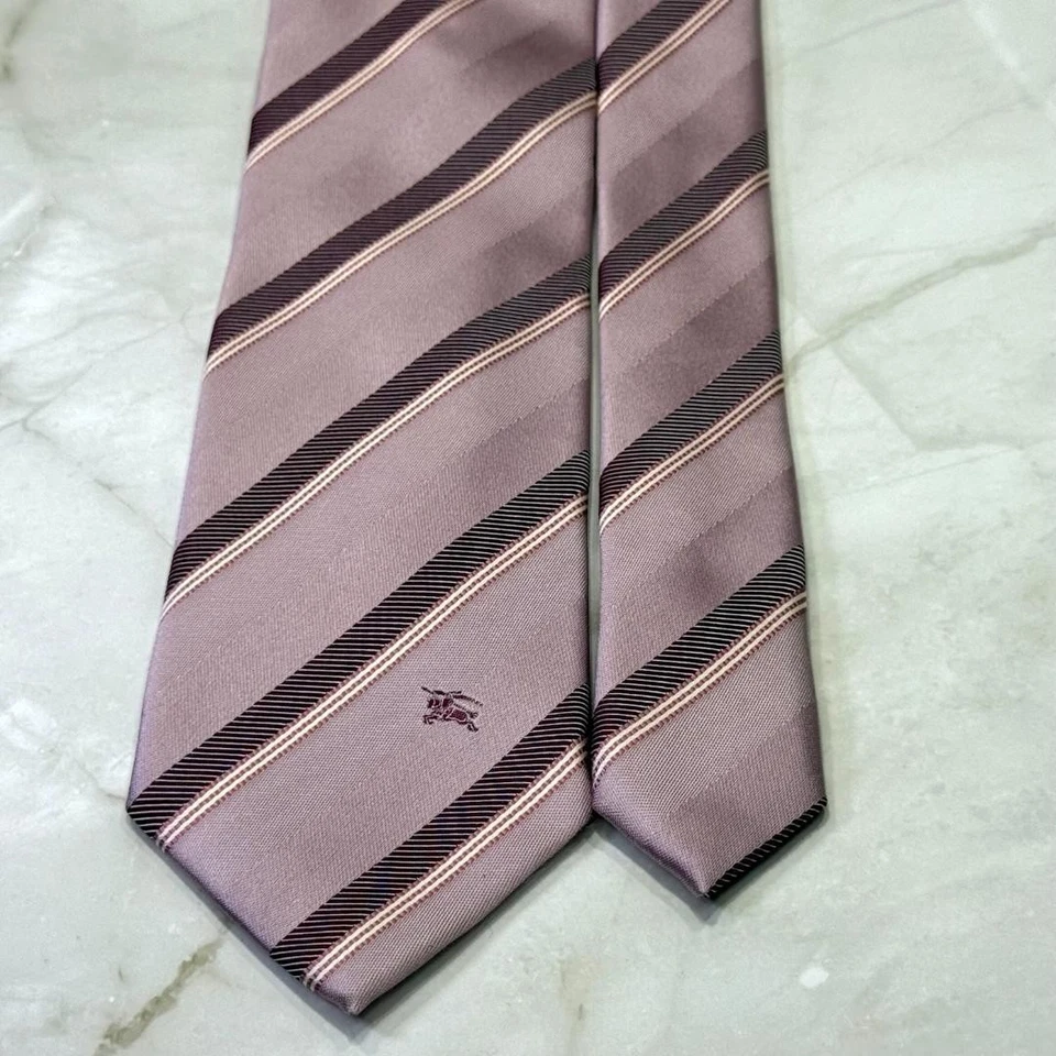Corbata Burberry Etiqueta Negra Rayas Púrpura Claro Excelente Estado Foto 2 de 4