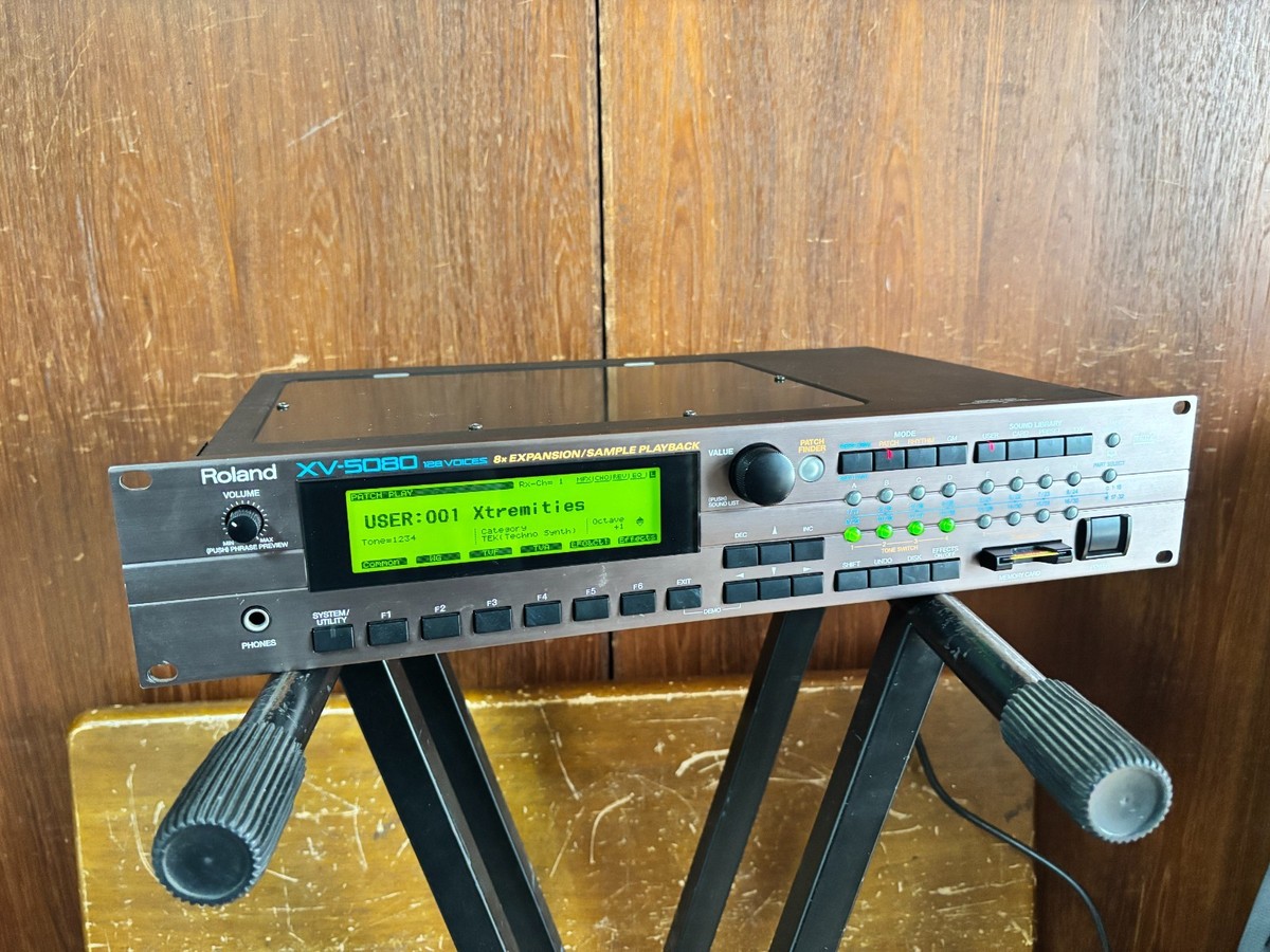 Roland XV-5080 ジャンク Roland XV-5080 128-Voice Synthesizer Module New internal battery w
