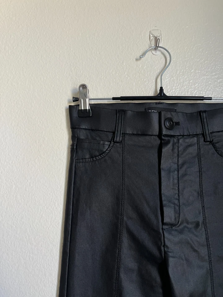 Leggings negros de tiro alto de cuero sintético para mujer Zara en negro talla XS Foto 2 de 4