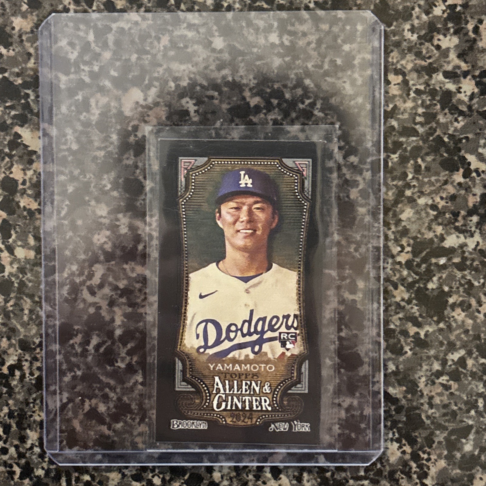 2024 Topps Allen & Ginter - Yoshinobu Yamamoto #201 Mini Black Border (RC)