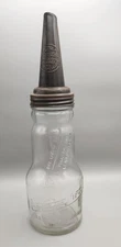 Vintage Marquette Mfg. Glass Auto Oil bottle with screw on  dispenser Top Quart 