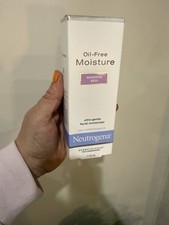 Neutrogena Oil-Free Moisture for Sensitive Skin 4 fl oz Discontinued