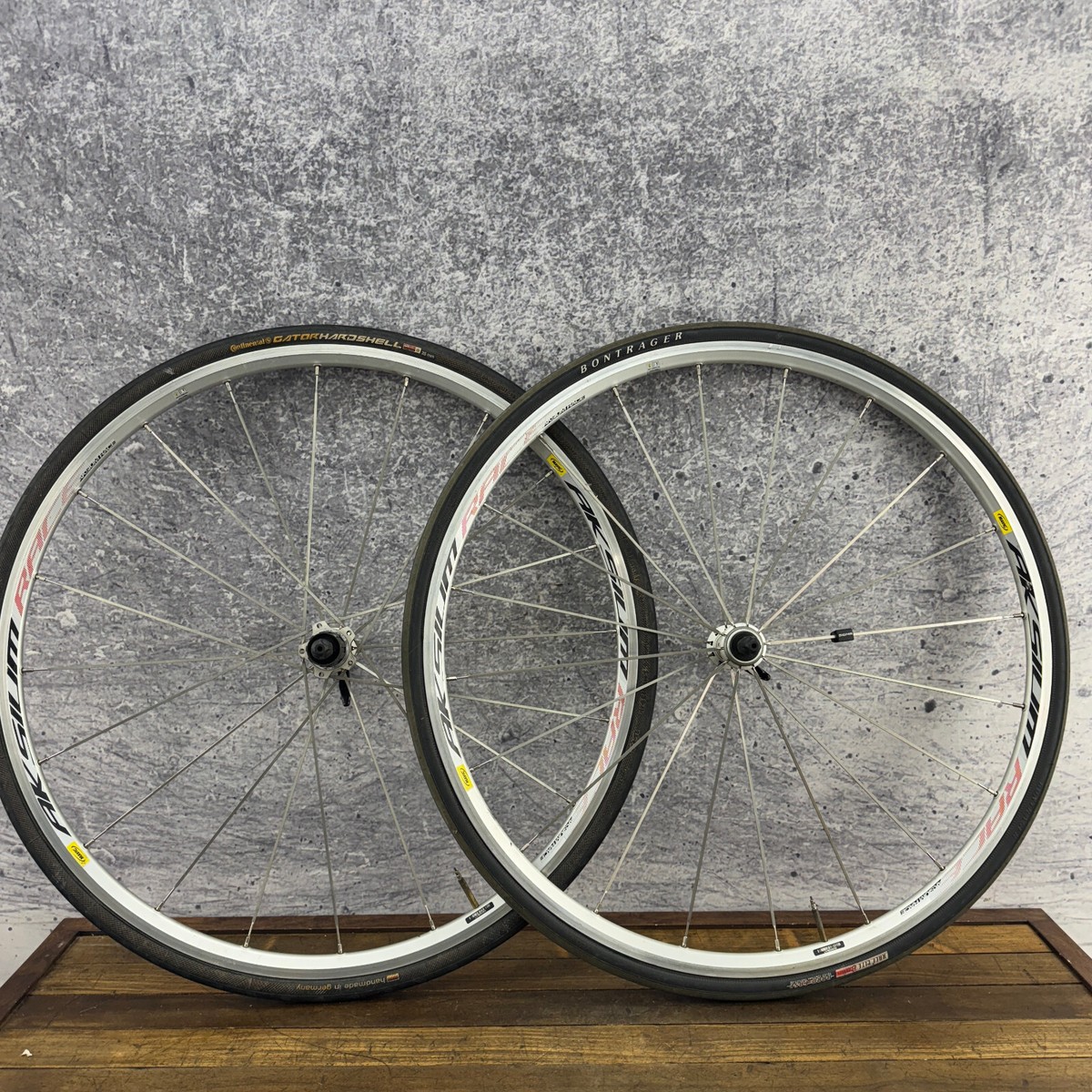 Mavic Aksium Race Wheel Set 700c Vintage 20h 20 Clincher 8s