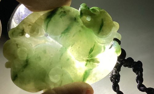 Green 2 Sided Jadeite Bear & Mushroom Translucent Pendant - Picture 15 of 15