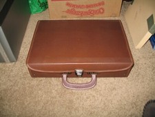 VINTAGE CASSETTE CARRYING CARRIER CASE VINYL HOLDS 30 TAPES LIGHT BROWN