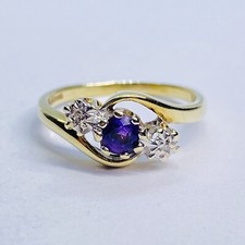 9ct Gold Amethyst & Diamond Trilogy Ring - UK Size K 1/2 - REF-D1417