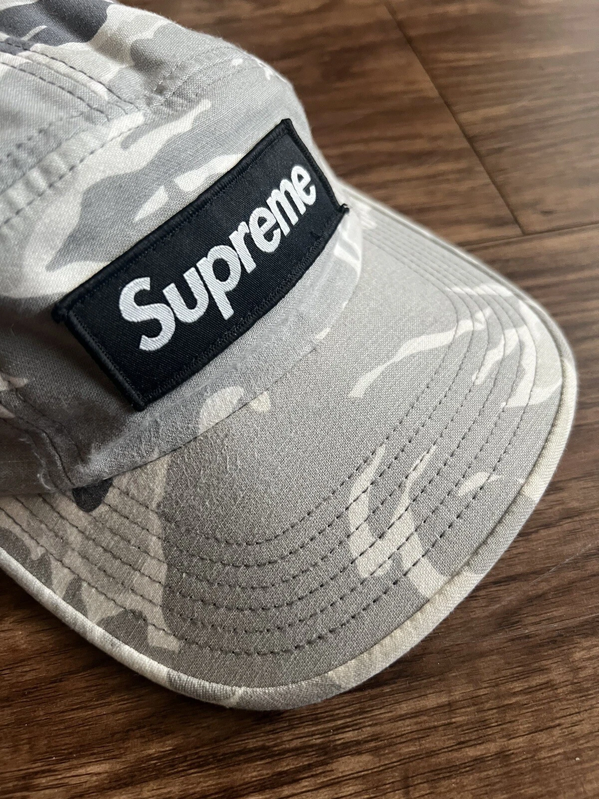 Supreme Camp Cap SS16   Camouflage blanc tigre   Logo boîte 2016
