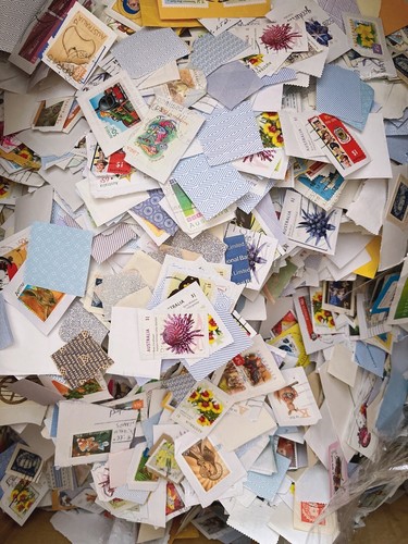 1kg All Stamped Used Australian Stamps On Papers Bulk (kiloware) - Picture 11 of 12