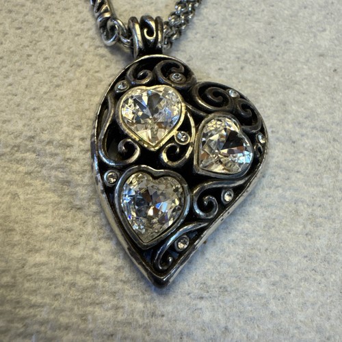 COLLAR CORAZÓN BRILLANTE CON 3 PIEDRAS TRANSPARENTES