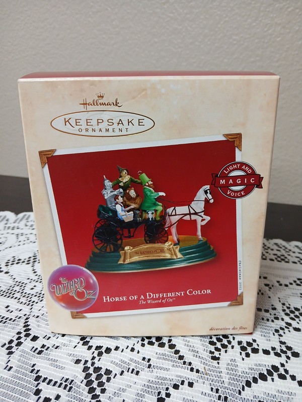HALLMARK KEEPSAKE ORNAMENT THE WIZARD OF OZ HORSE OF A DIFFERENT COLOR