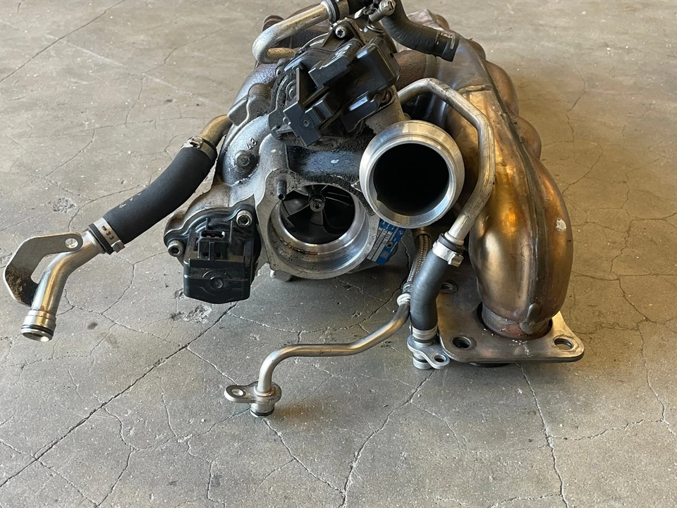 Conjunto turbocompresor motor BMW 640i F06 16 17 18 3,0 L 1579 OEM Foto 3 de 4
