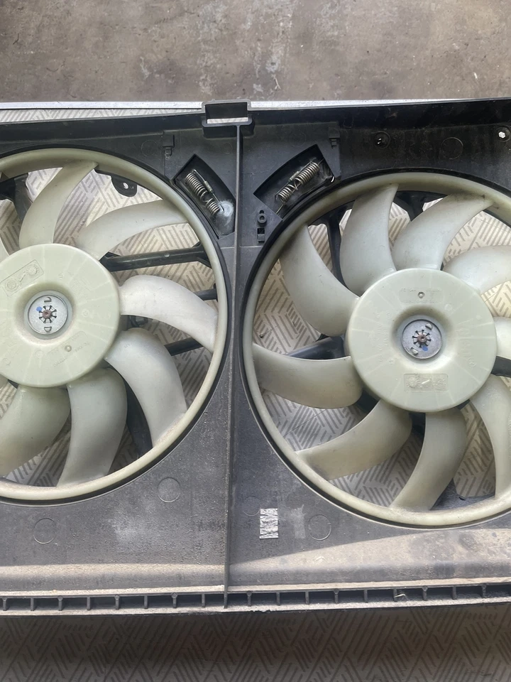 Saab 9-3 Mk2 2008 1.9 Diesel (Z19DTH) - Radiator Fan 12767267 FS1562 879864W - Image 4 of 4