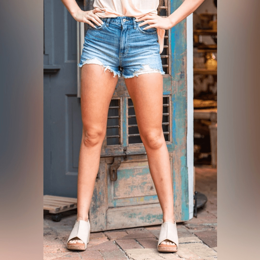 KanCan ISABELLE HIGH RISE MOM SHORTS NEW Size 9/28