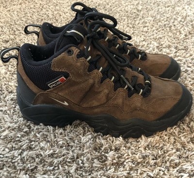 nike acg walking boots