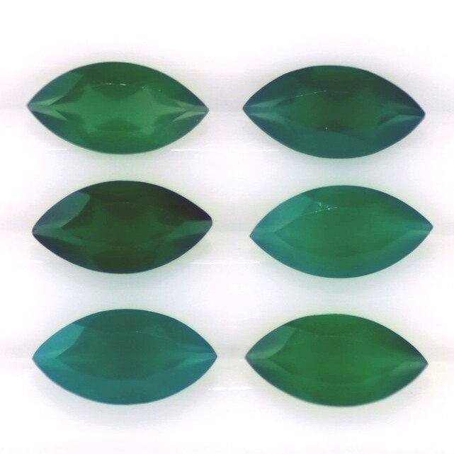 タイで購入 COMMERCIAL EMERALD 16 x 8 MM MARQUISE CUT SOLD PER STONE F-2691