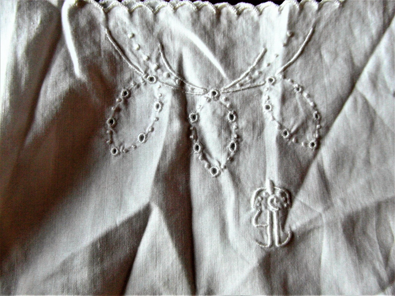 Picture 3 of 4