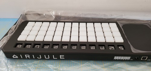Kontroler MIDI Irijule TheoryBoard THY333 - Czarny_1.7_4 - Zdjęcie 12 z 15