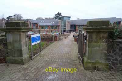 Photo 6x4 Pedestrian access to Malvern Community Hospital Great Malvern P c2019