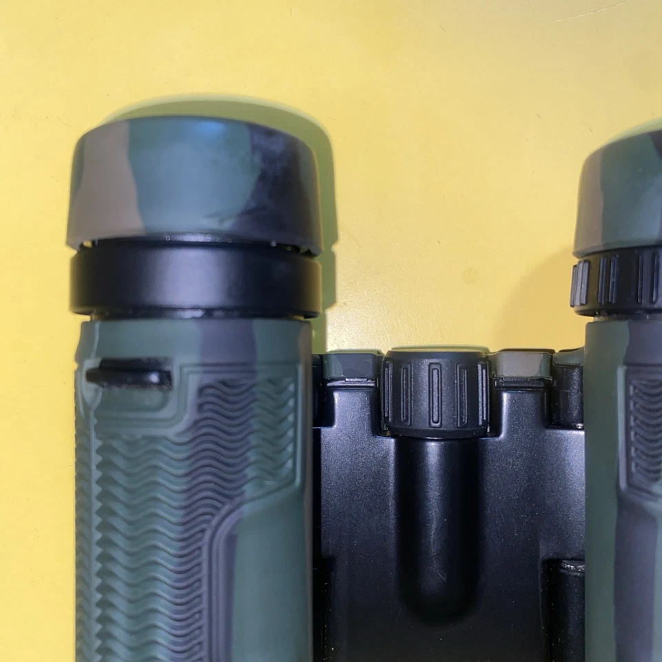 Binoculares Bushnell H2O 10x25 Fov 342 pies nunca realmente usados Foto 3 de 4